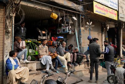 Lights out in Pakistan as energy-saving move backfires