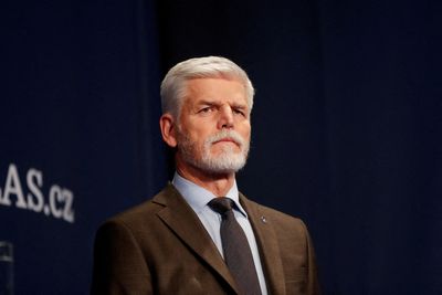 Pavel leads ahead of Czech vote; opponent plays on war fears