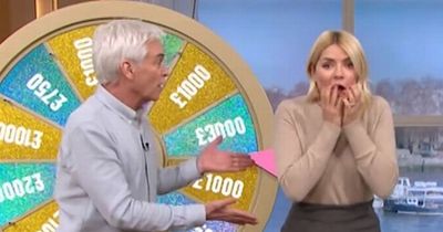 This Morning's Holly Willoughby 'reprimanded' by Phillip Schofield as as show descends into chaos