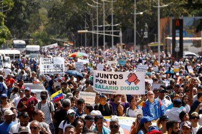 Venezuela public sector workers march for better salaries