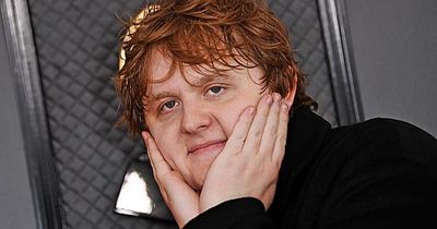 Lewis Capaldi trolls himself after the return of his 'mangina' during tour