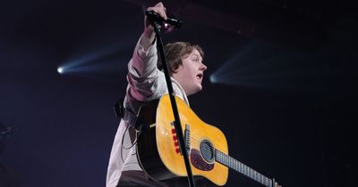 Tourette's syndrome symptoms as Lewis Capaldi praised for opening up about condition