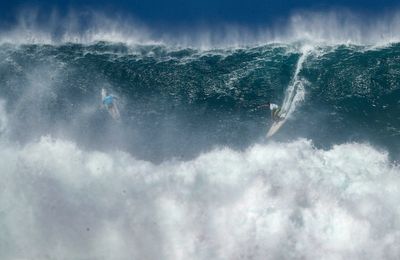 Lifeguard Luke Shepardson wins Hawaii surfing "Super Bowl"