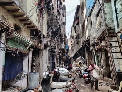 India’s biggest slum faces wrecking ball as residents fear change