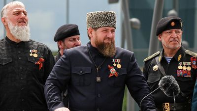 ‘What nonsense is this?’ – Chechen leader hits out at Russian general’s order to shave beards