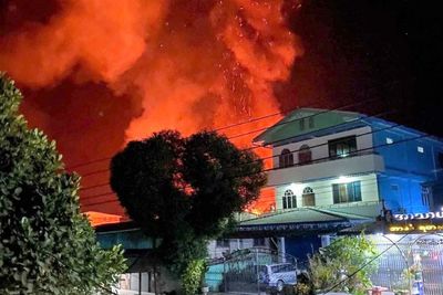 Myanmar rebels attack Payathonzu border town