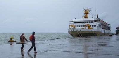 Young port workers in the maritime city of Makassar lack digital skills. Vocational schools can be the solution