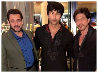 THIS photo of Shah Rukh Khan and Salman Khan with Meezaan is simply unmissable!
