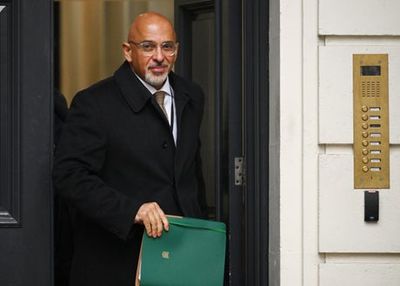 Nadhim Zahawi urged to stand aside as Tory party chairman during probe into his tax affairs