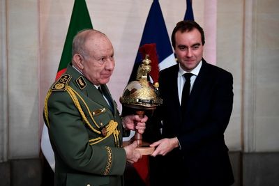 Algeria's army chief on discreet 1st-ever visit to France