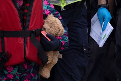UK govt says scores of child asylum-seekers are missing