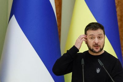 U.S. lawmakers praise Zelenskiy for fighting corruption, back continued aid