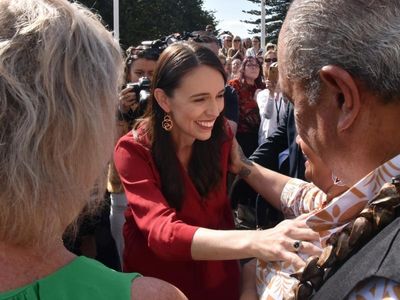 Hundreds pack parliament to see off Ardern
