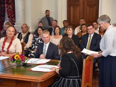 Hipkins takes office as NZ prime minister