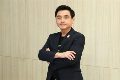 Somchai picked to stay on as executive at AIS