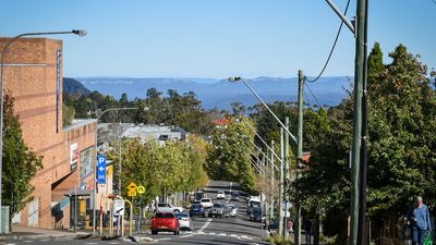 Blue Mountains City Council to introduce parking fees at Bondi rates for towns, natural attractions