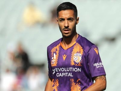 Glory star Khelifi suffers serious injury