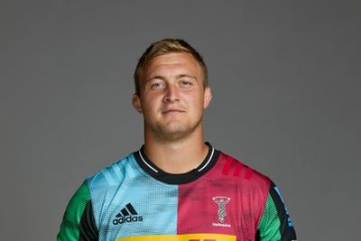 Jack Walker celebrates England call-up by signing new Harlequins contract