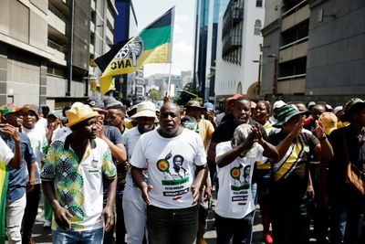 Hundreds protest S.Africa energy crisis