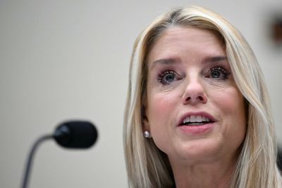 The thyroid cancer symptoms to know after Pam Bondi’s diagnosis revealed