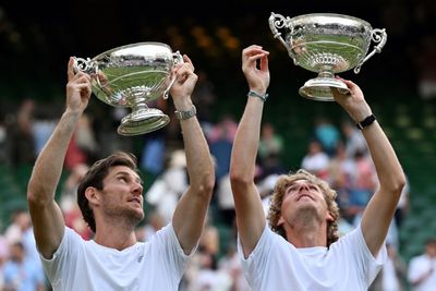 Wimbledon shorten men's doubles to three sets