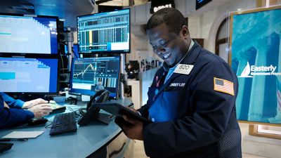 Stock Market Today: Stocks End Mixed As Earnings Underwhelm, Microsoft Slumps