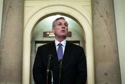 McCarthy losing GOP support to boot Dems