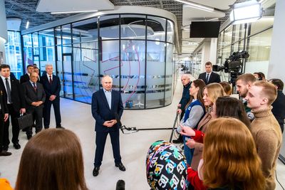 Putin ignores German tank decision, dispenses career advice on Moscow University visit