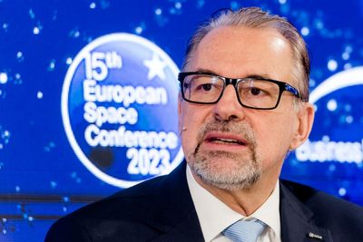 ESA chief vows to restore Europe's access to space