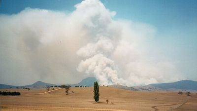 Memories of 2003 bushfires still vivid for Gippsland residents 20 years later