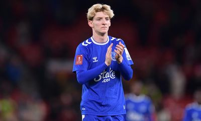 Anthony Gordon misses Everton training amid Newcastle talks