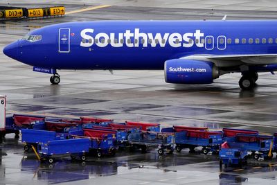 US investigating December flight cancellations at Southwest