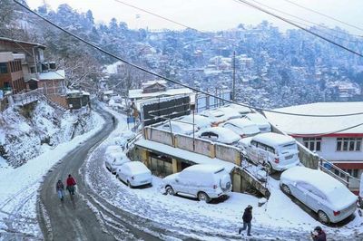 Weather: Normal Life Disrupts Due To Heavy Snowfall In Himachal Pradesh