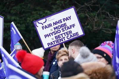 Thousands of NHS physiotherapists go on strike time for first time