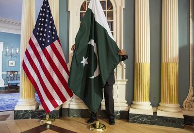 Pakistan seeks U.S. help in unlocking $1.1 billion IMF loan - Dawn
