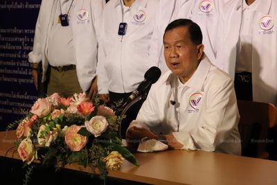 Gen Wit resigns as Ruam Phaen Din leader