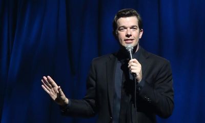 John Mulaney review – upbeat tales of addiction and downfall