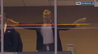 A reporter made an amazing video to show how John Lynch got down to the 49ers’ field so fast