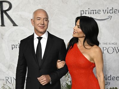 Here's what Sunday mornings are like at Jeff Bezos's house