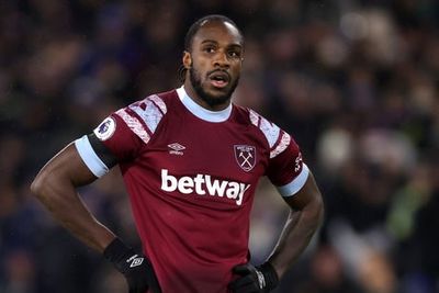 West Ham reluctant to sell Michail Antonio despite striker confirming talks over possible January move