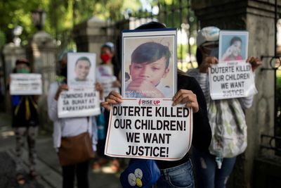 Philippines defiant, says won't cooperate with ICC investigation