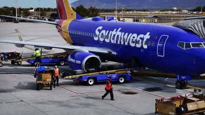 American Air and Southwest Air Earnings: A Tale of Two Charts