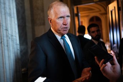 Senators fight partisan headwinds in pursuit of immigration deal - Roll Call