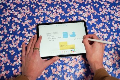 How to use Apple’s Freeform whiteboard app in iOS 16