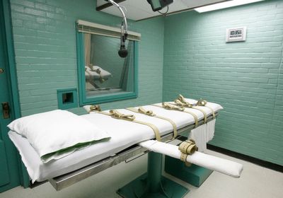Texas death row inmates sue over solitary confinement
