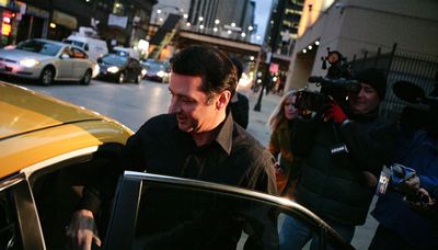Judge finds convicted TV pitchman Kevin Trudeau in contempt for failing to report to court