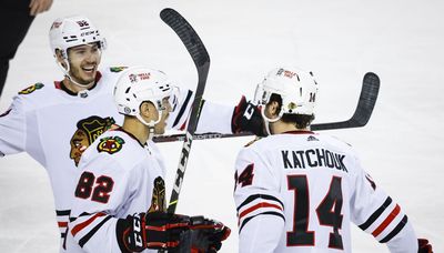 Blackhawks’ shuffled lines all contribute in win over Flames