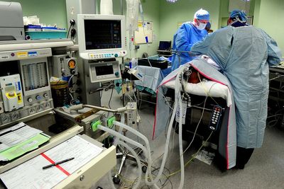 High levels of microplastics found in operating theatres – study