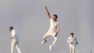 Ranji Trophy: Delhi close in on win against Hyderabad