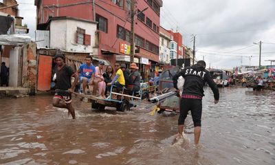 Weather tracker: Cheneso restrengthens to bring flooding to Madagascar